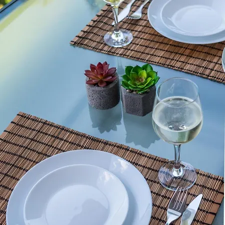 Apartament Cu Parcare Apartment *
