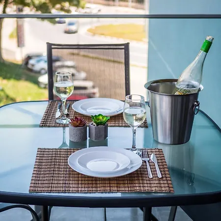 Apartament Cu Parcare